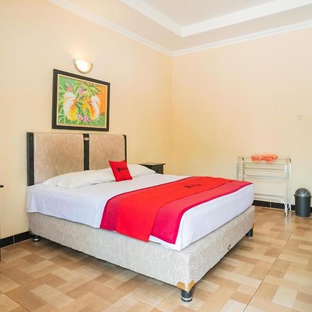 Reddoorz @ Panglima Sudirman Madiun Hotel Eksteriør billede