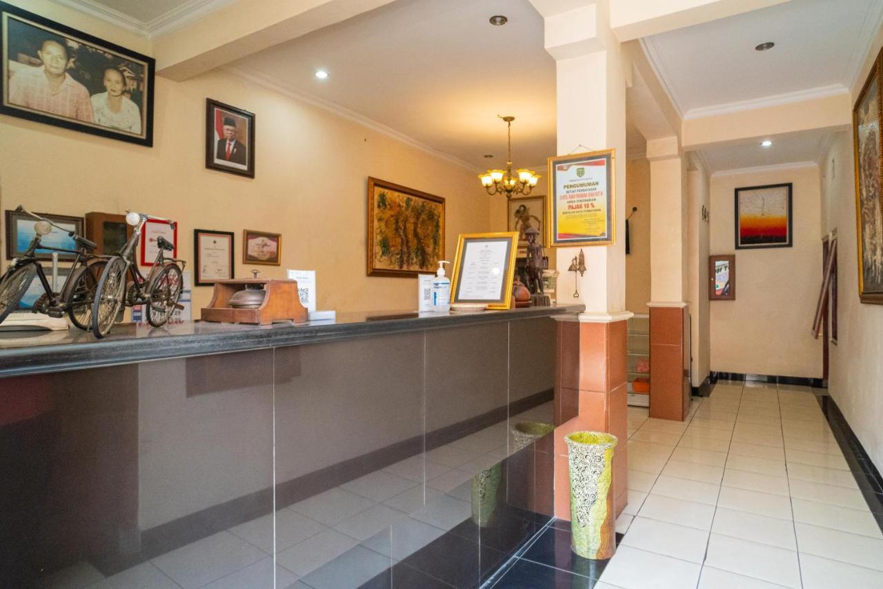 Reddoorz @ Panglima Sudirman Madiun Hotel Eksteriør billede