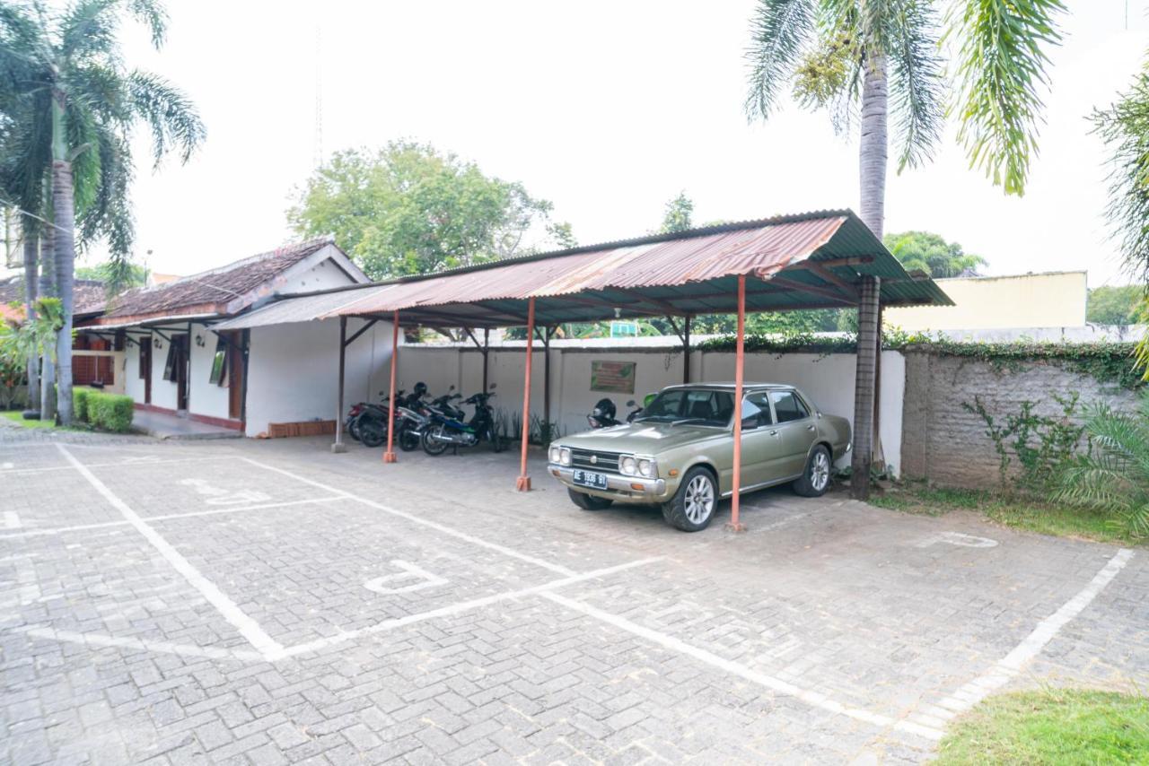 Reddoorz @ Panglima Sudirman Madiun Hotel Eksteriør billede